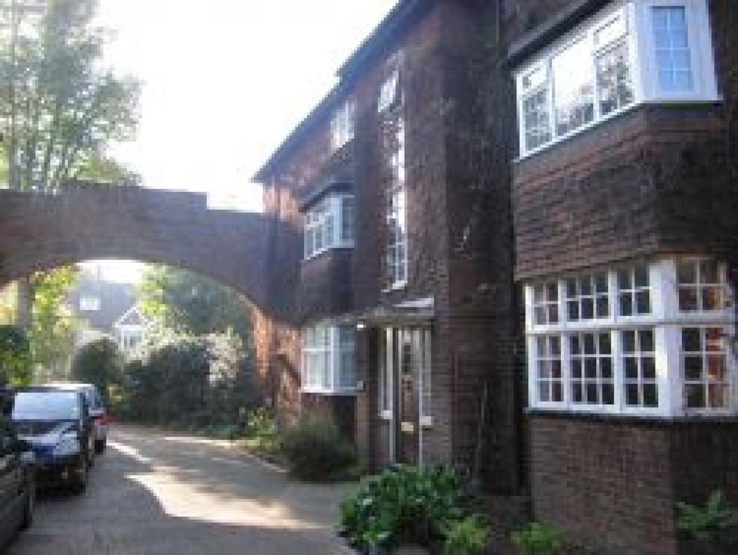 			NEW ON!, 2 Bedroom, 1 bath, 1 reception Flat			 East End Road, EAST FINCHLEY N3